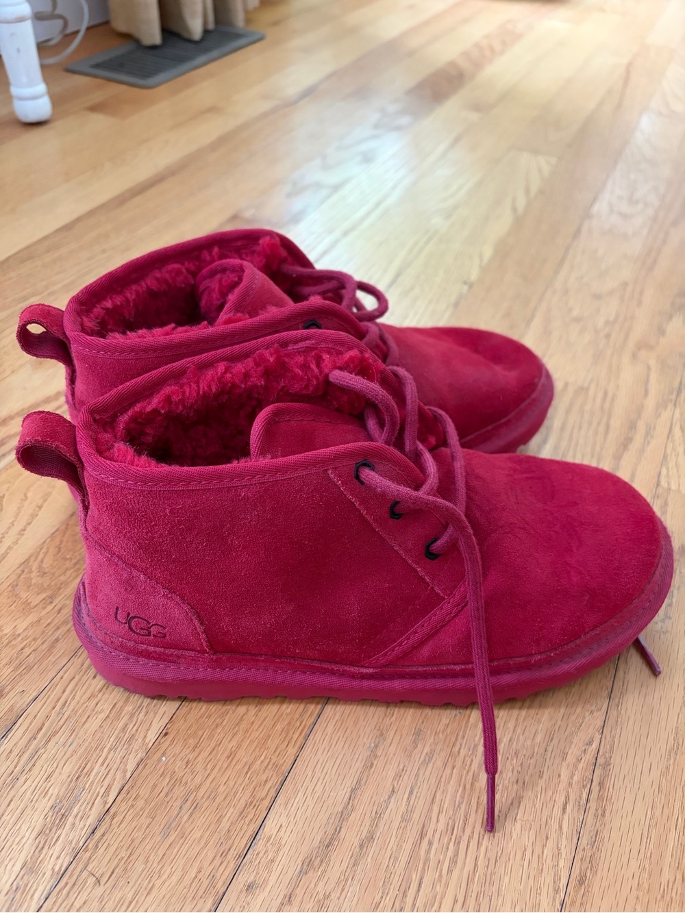 UGG Womens Red Neumel Suede Lace-Up Ankle Boots with Cozy Shearling size 8